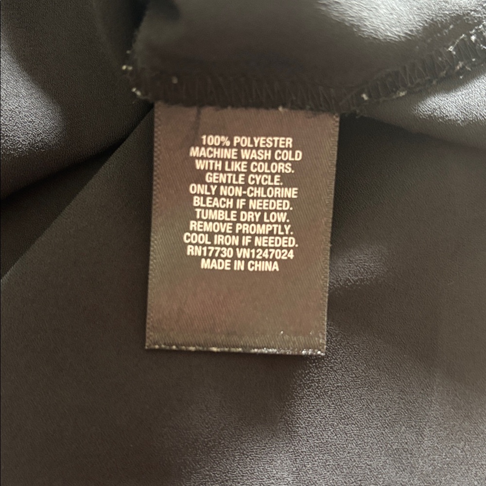 Mossimo Black Chiffon Rounded Hem Split V-neck Tank, Medium - Picture 7 of 7